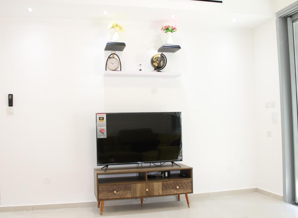 Beach Suite Israel- Private Jacuzzi, Beach View, Gym, Low Fee For Off-Site Indoor Pool & Spa ביץ סוייט ישראל- ג'קוזי פרטי עם נוף ים, אפשרות לבריכה מקורה וספא בתשלום ממש מוזל Ашкелон Экстерьер фото