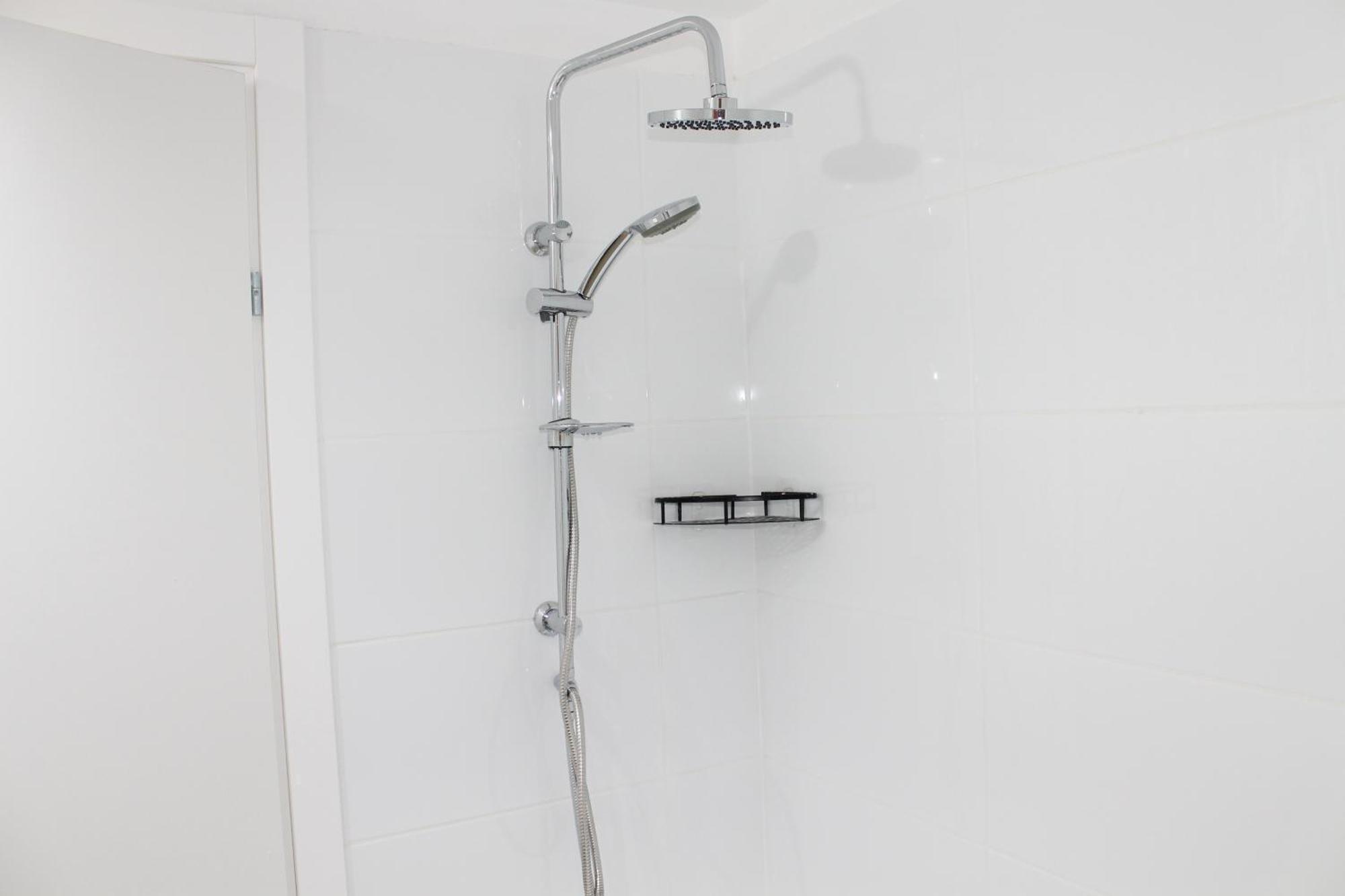 Beach Suite Israel- Private Jacuzzi, Beach View, Gym, Low Fee For Off-Site Indoor Pool & Spa ביץ סוייט ישראל- ג'קוזי פרטי עם נוף ים, אפשרות לבריכה מקורה וספא בתשלום ממש מוזל Ашкелон Экстерьер фото